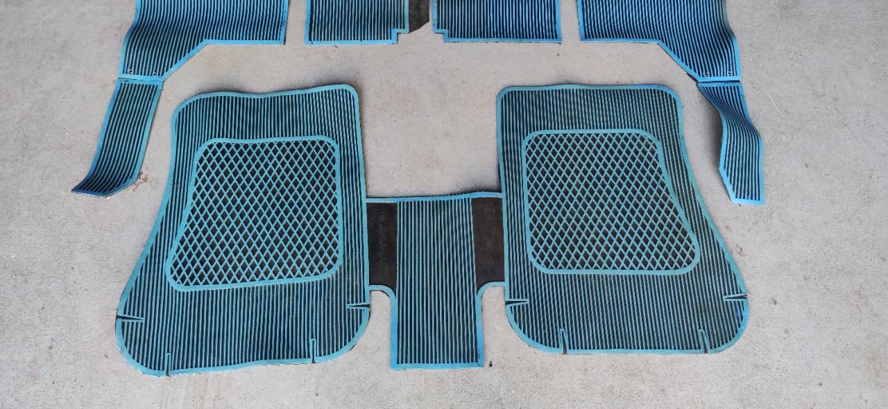 Tapis de sol RENAULT 8 (R8) LesAnciennes.com