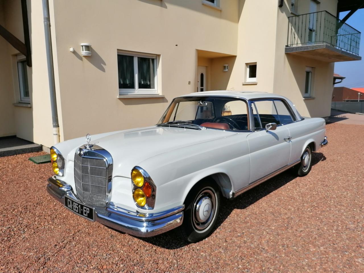 MERCEDES 220 SE coupé - 1964 LesAnciennes.com