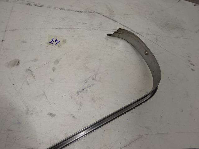 Moulure de contour de carrosserie avant Fiat Dino LesAnciennes.com