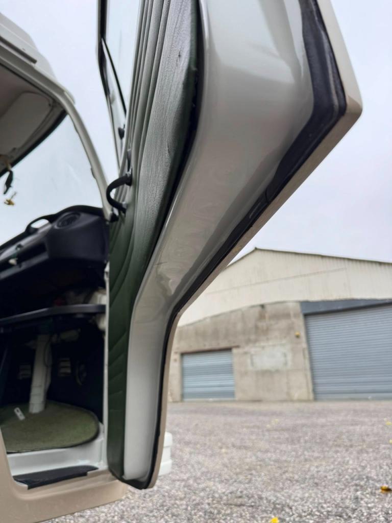 VOLKSWAGEN Combi 23-517 T2b Westfalia - 1977 LesAnciennes.com