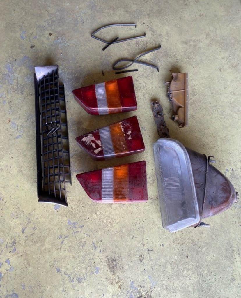 Lot de pièces CITROEN CX LesAnciennes.com
