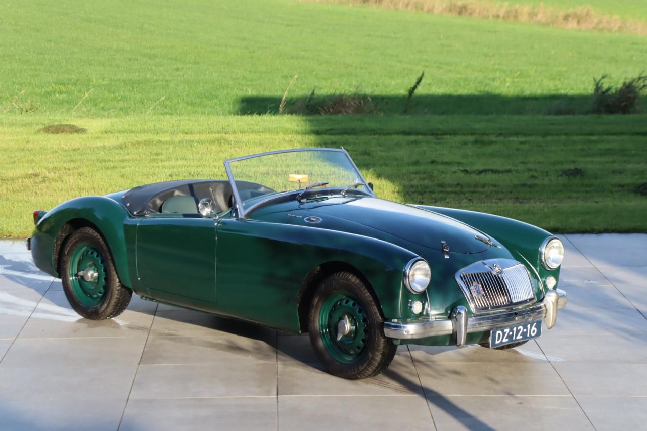 MG A Twin-Cam - 1959 LesAnciennes.com