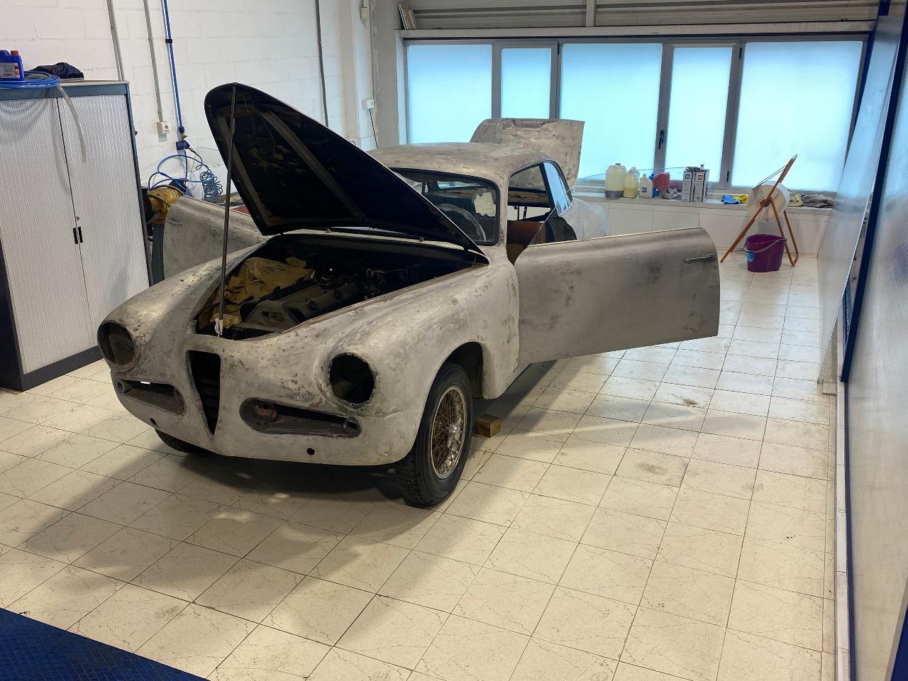 ALFA ROMEO 1900 TOURING SUPERLEGGERA - 1954 LesAnciennes.com