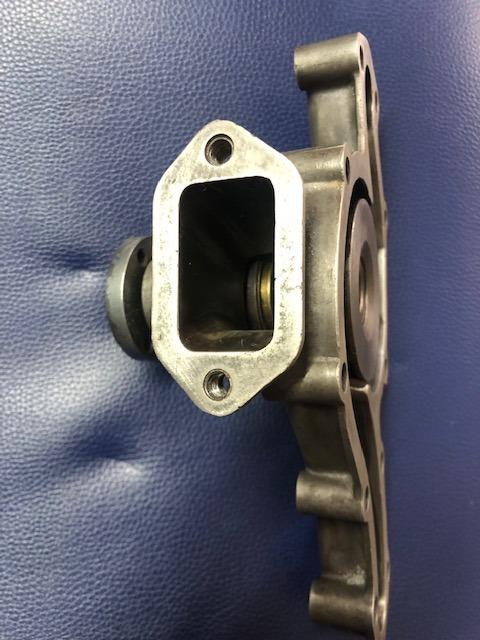 Pompe à eau Fiat Dino 2400 LesAnciennes.com