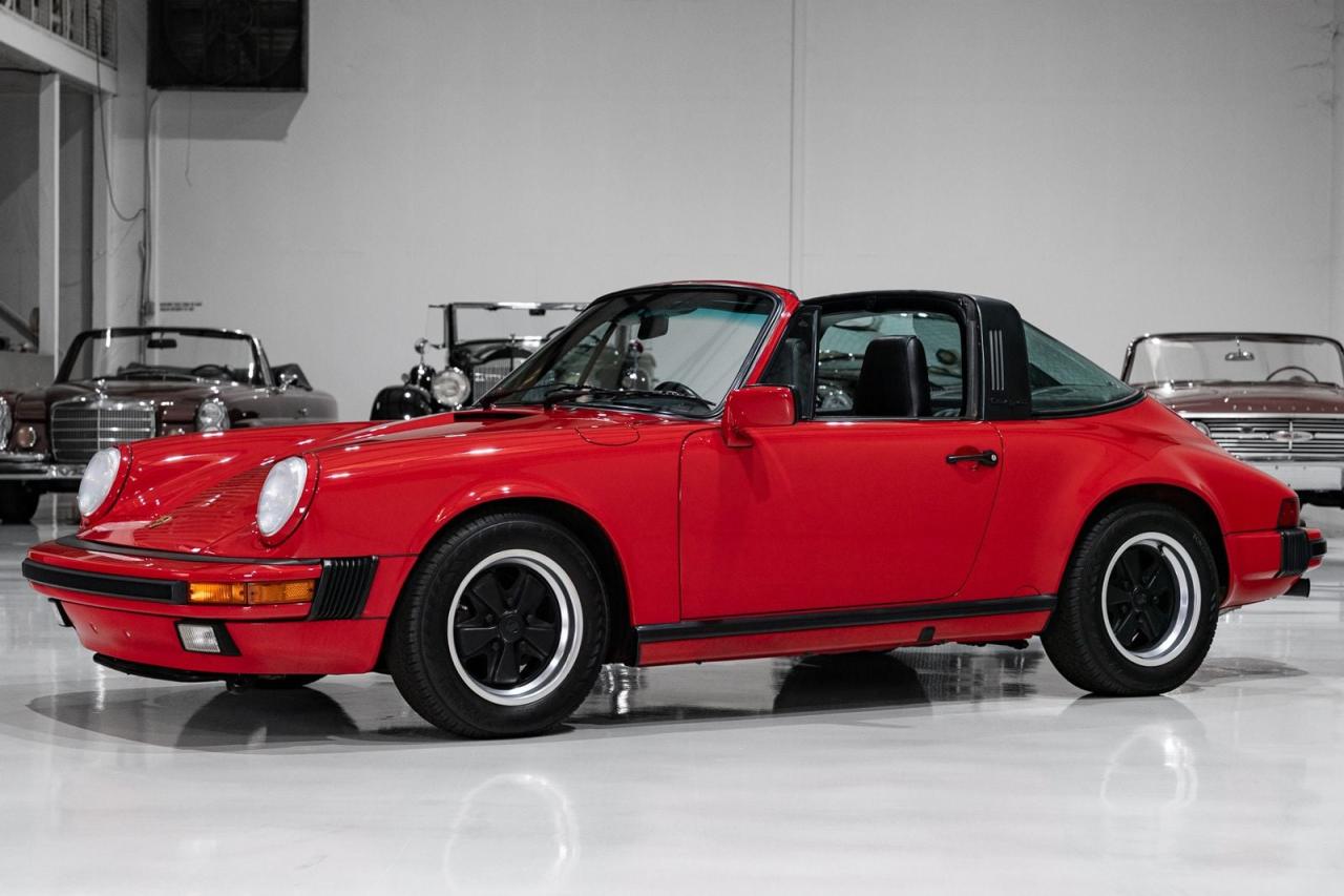 1987 Porsche 911 Carrera 3.2 Targa 930 LesAnciennes.com