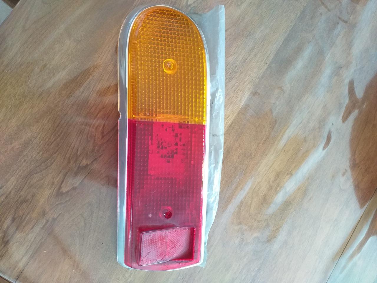 Feu PEUGEOT 204 LesAnciennes.com