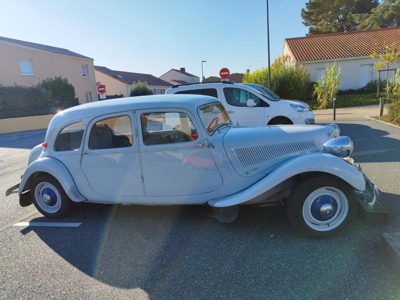 CITROEN Traction 11 A Limousine - 1956 LesAnciennes.com