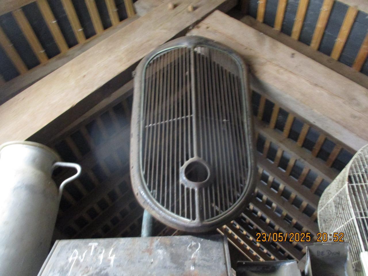 Calandre CITROEN Traction LesAnciennes.com