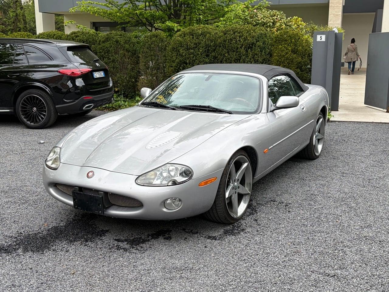 2002 Jaguar XKR Convertible X100 LesAnciennes.com