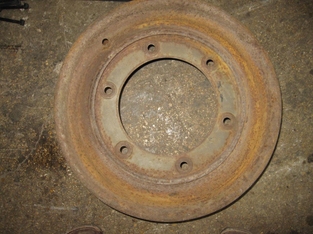 Jante stop CITROEN Traction LesAnciennes.com