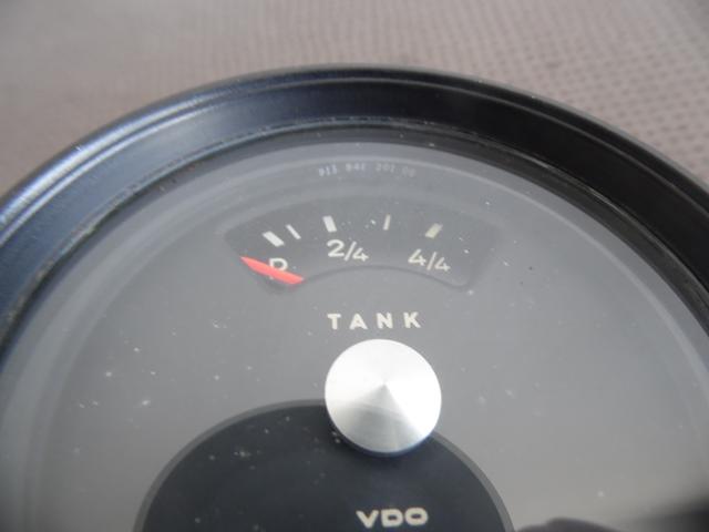 Jauge niveau carburant PORSCHE 911 LesAnciennes.com