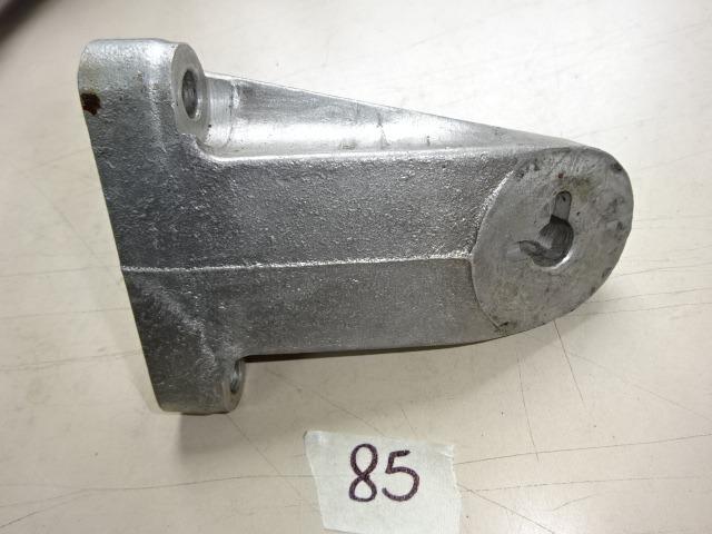Support de fixation moteur Ferrari 348 LesAnciennes.com