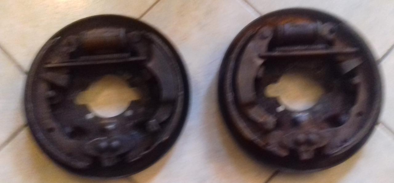 Flasques de freins RENAULT Dauphine LesAnciennes.com