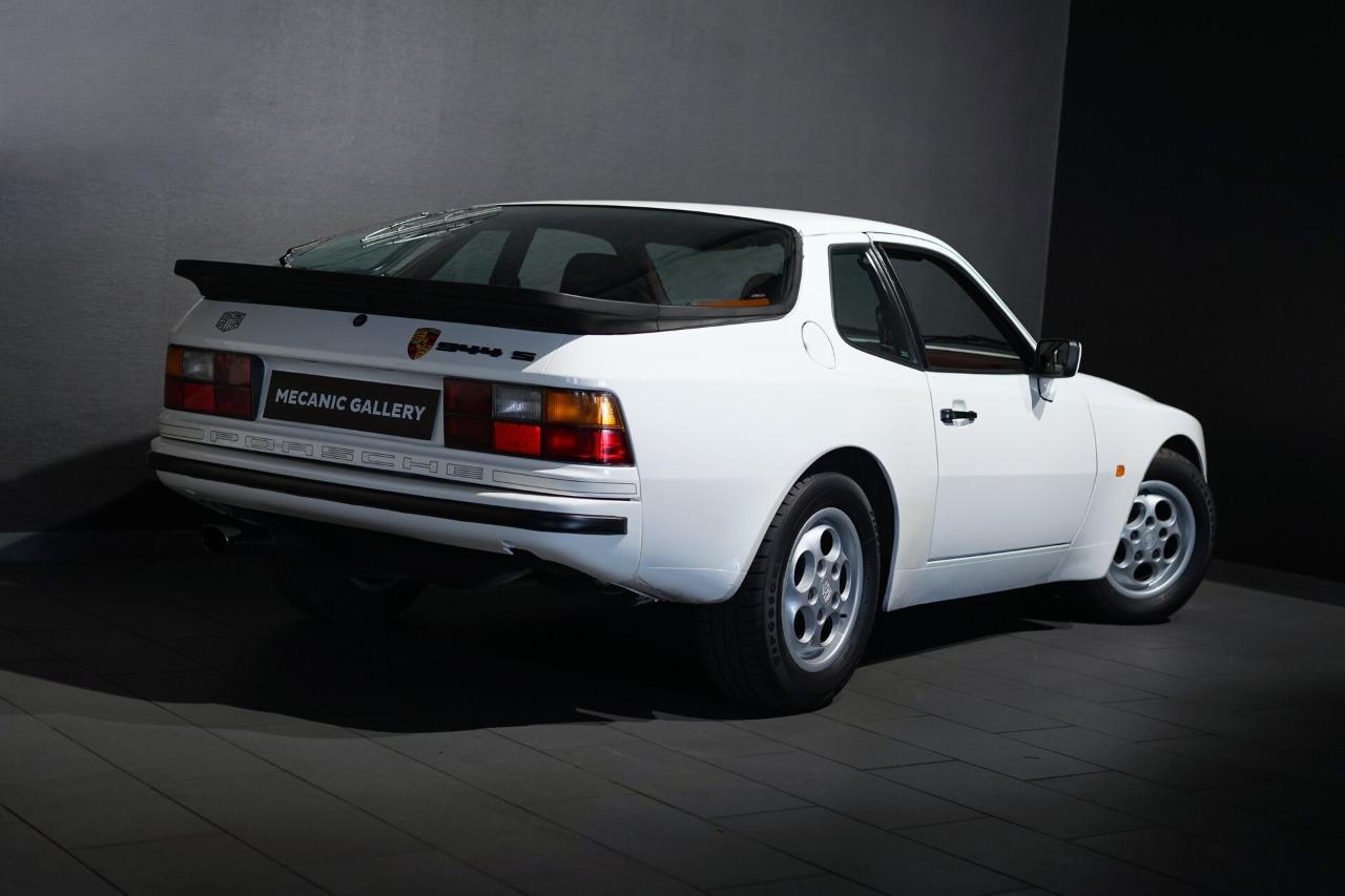 PORSCHE 944 S 2.5 - 1987 LesAnciennes.com