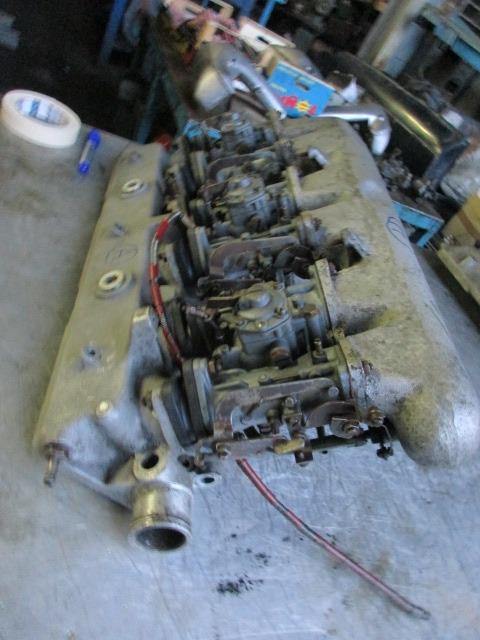 Carburateurs et collecteur Alfa Romeo 2600 Coupè LesAnciennes.com