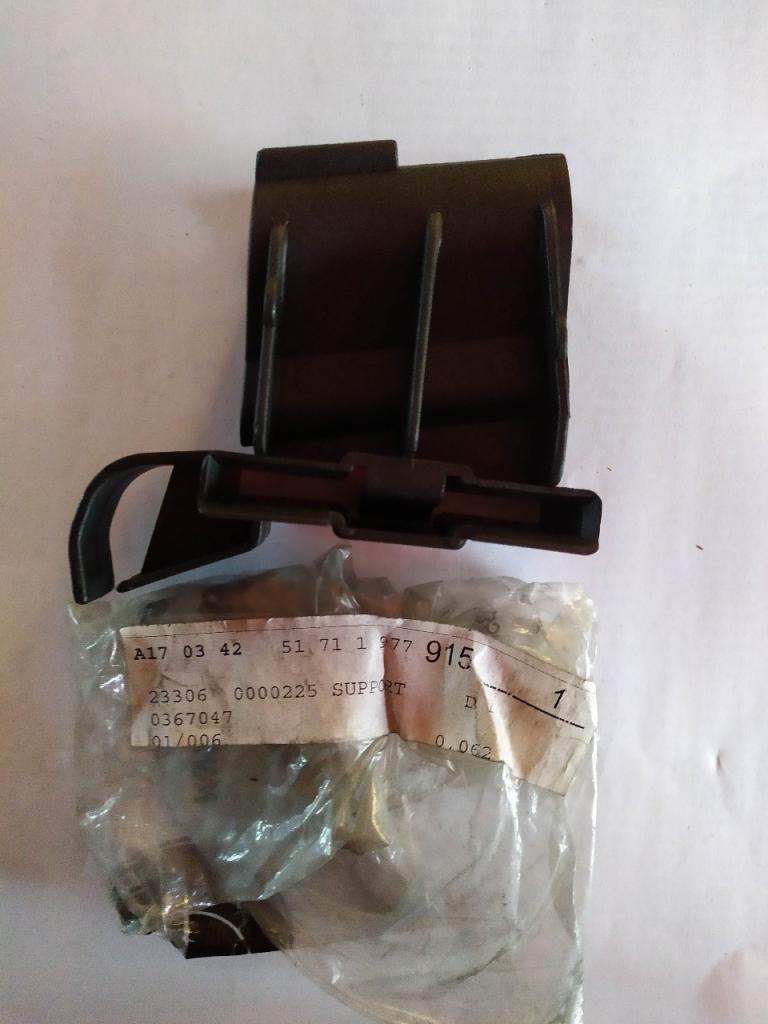 Support de cric BMW E36 LesAnciennes.com