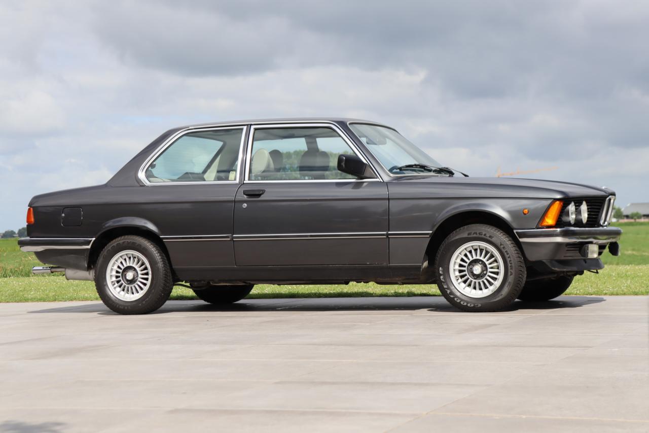 BMW 3-serie 323i - 1980 LesAnciennes.com