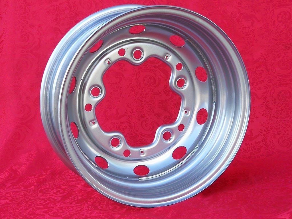 1 pc. jante Volkswagen Beetle Kafer Maggiolino T1 LesAnciennes.com