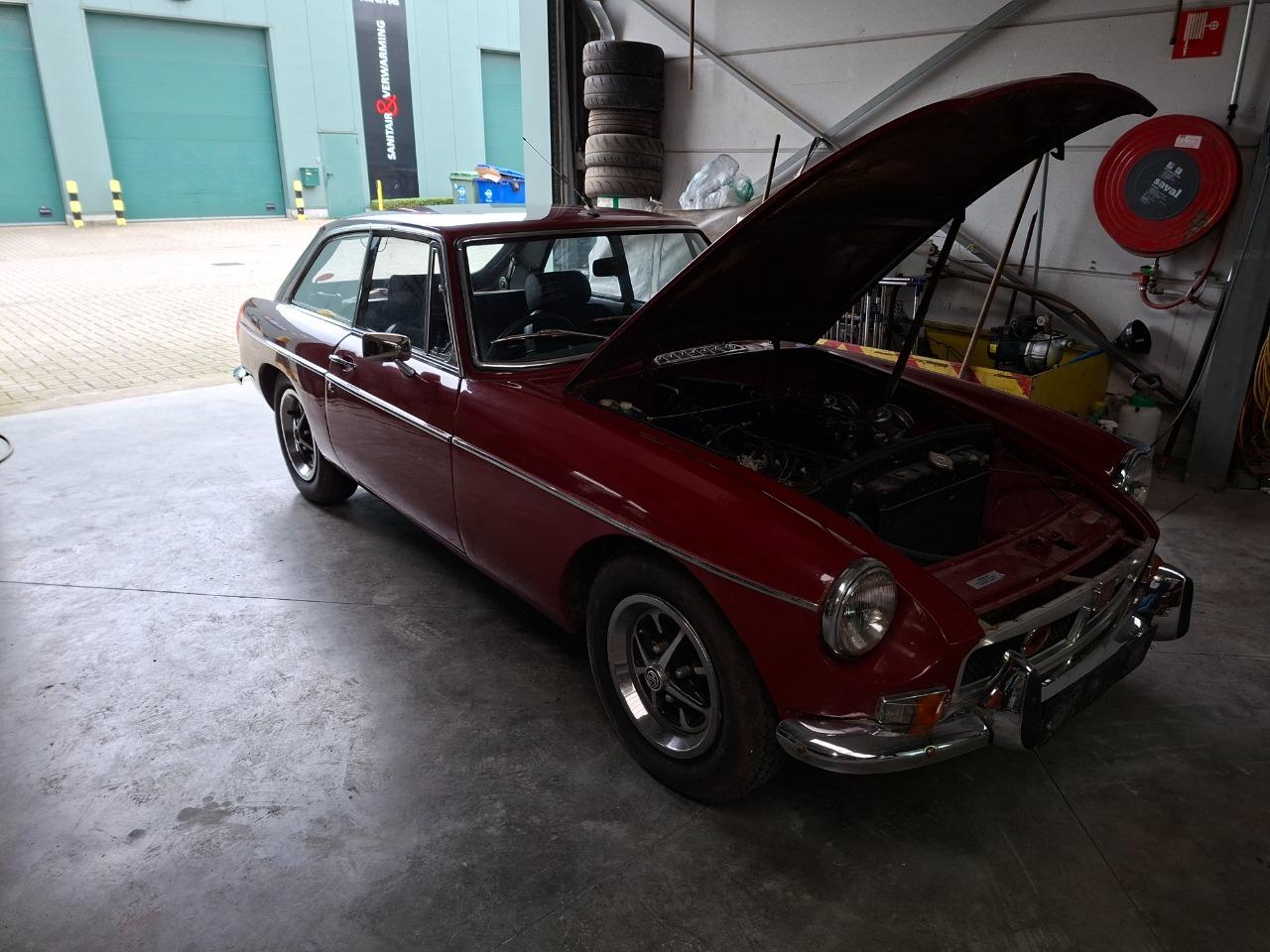 Pièces MG MGB GTA vendre MG B GT d LesAnciennes.com