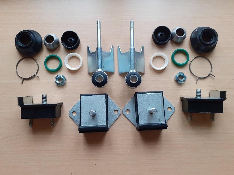 Lot de pièces PEUGEOT 504 LesAnciennes.com