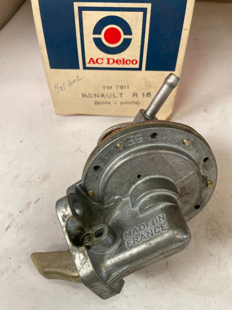 Pompe à essence neuve RENAULT 16 (R16) LesAnciennes.com