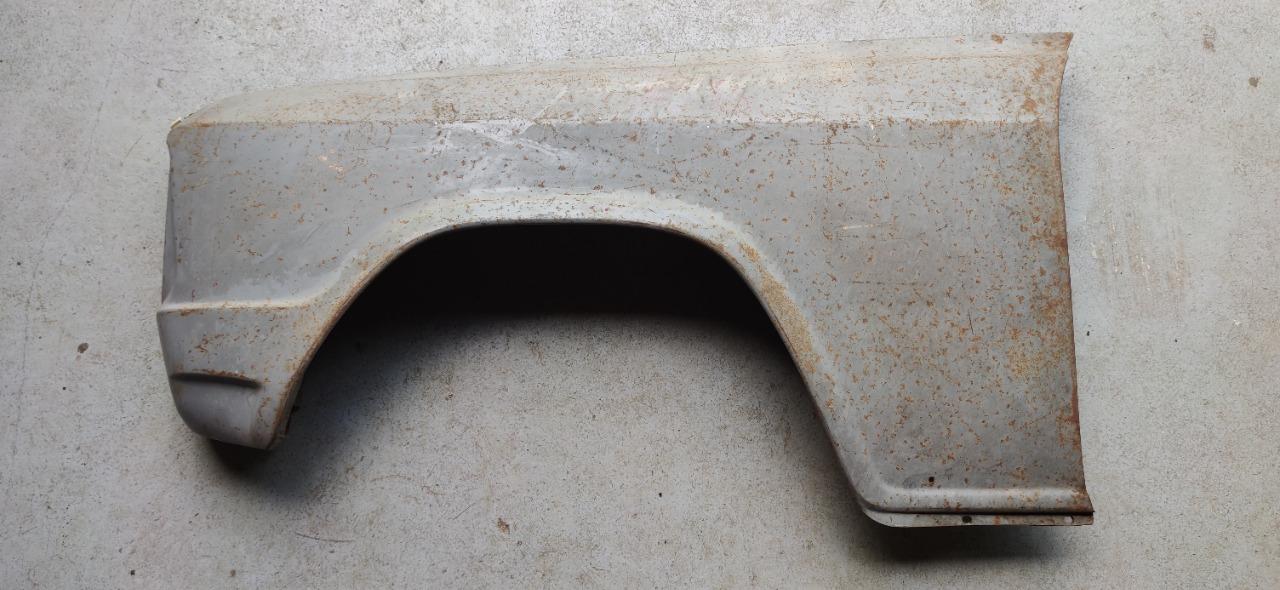 Aile avant gauche grise RENAULT 6 (R6) série 2 LesAnciennes.com