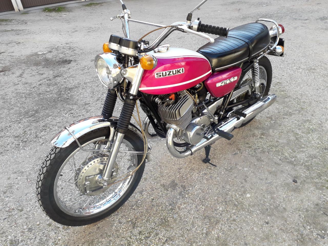 SUZUKI T 500 - 1972 LesAnciennes.com