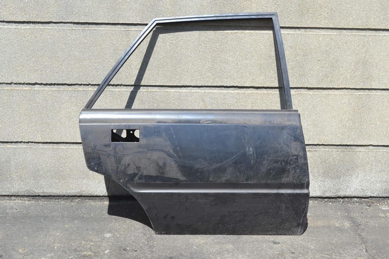 Porte AR DTE PEUGEOT 505, neuve d'origine LesAnciennes.com