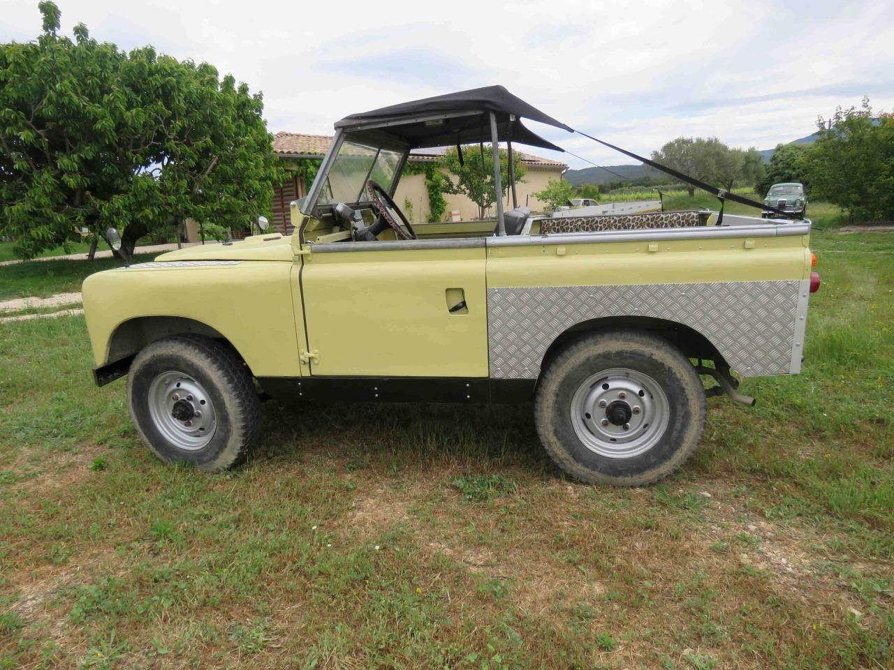 LAND ROVER 88 SERIE 2A - 1963 LesAnciennes.com