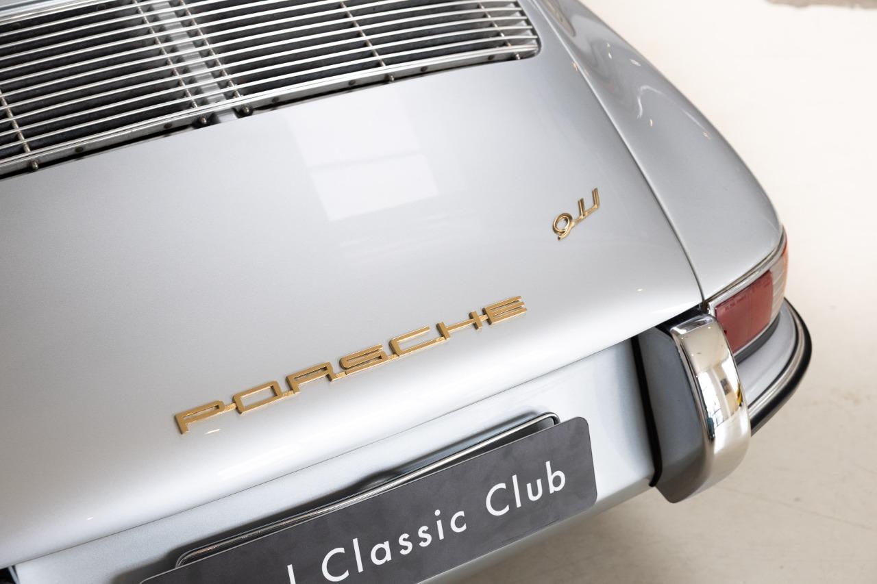 PORSCHE 911 SWB Coupé - 1966 LesAnciennes.com