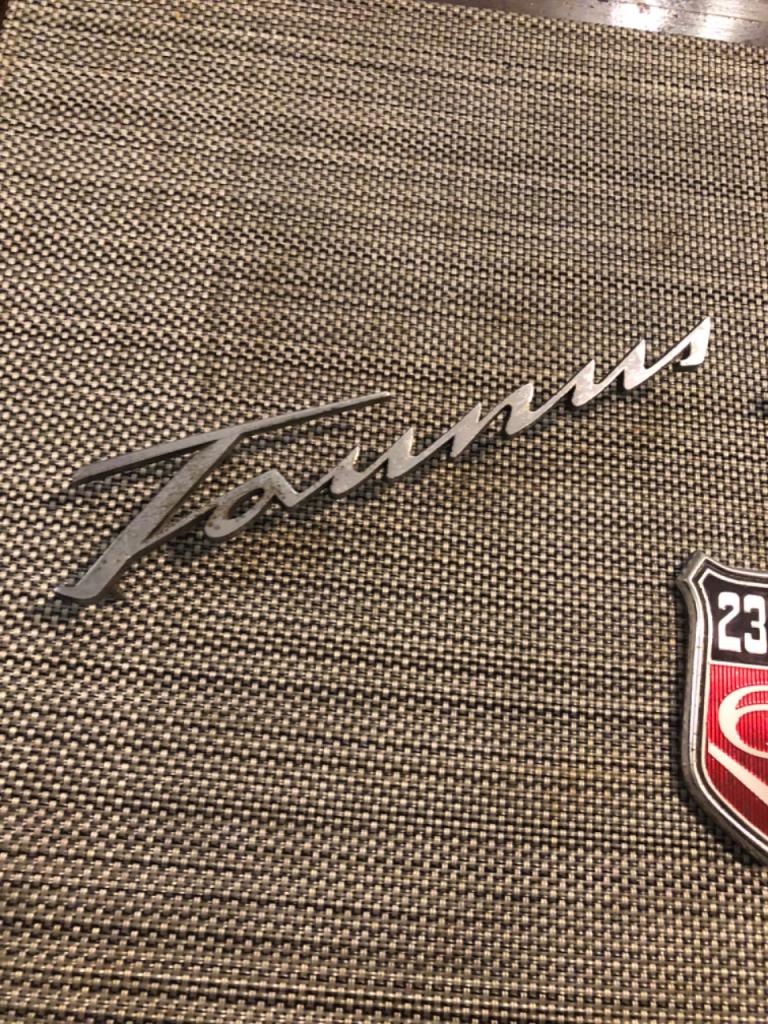 Emblème insigne logo FORD Granada taunus LesAnciennes.com