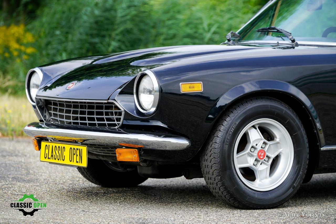 FIAT 124 Spider 2000 - 1981 LesAnciennes.com