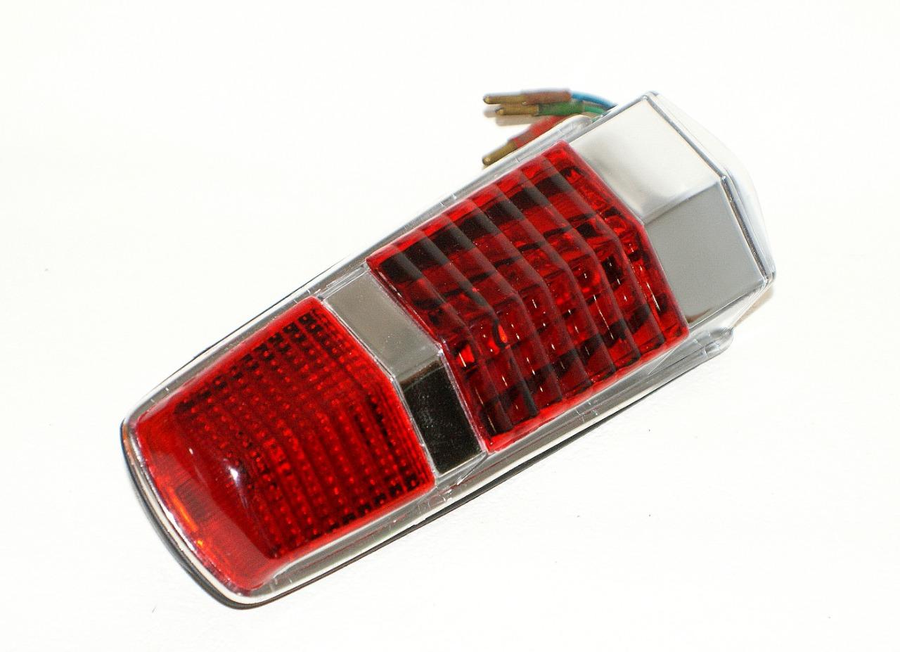 Feu arrière Citroën DS LesAnciennes.com