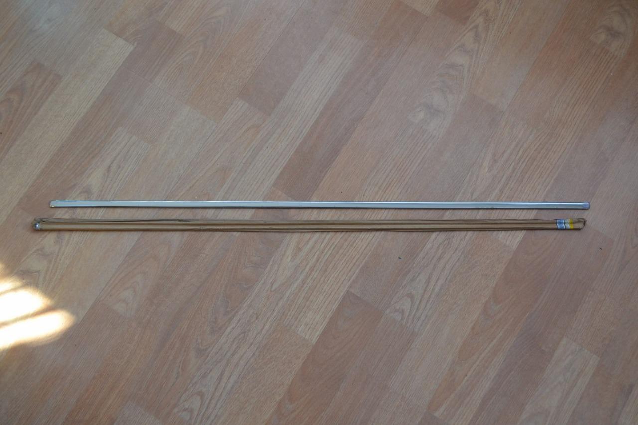 Baguette porte AR PEUGEOT 404 berline LesAnciennes.com