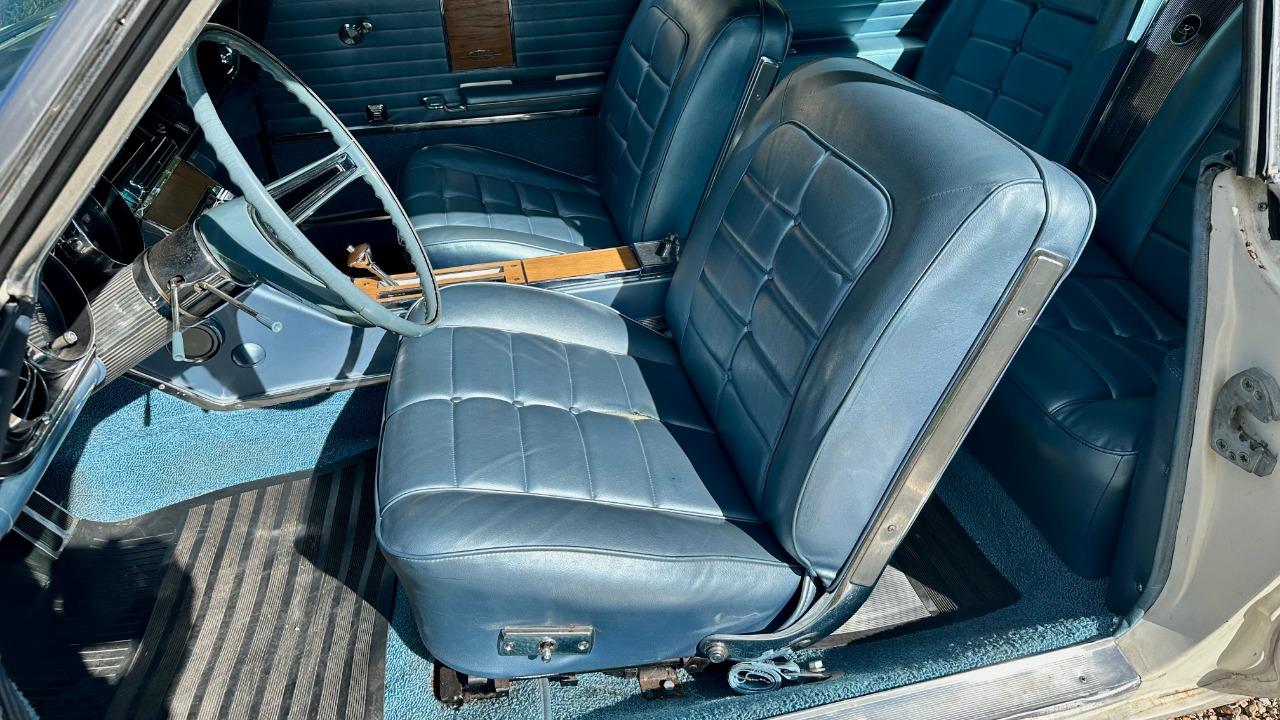 BUICK Riviera COUPE - 1965 LesAnciennes.com