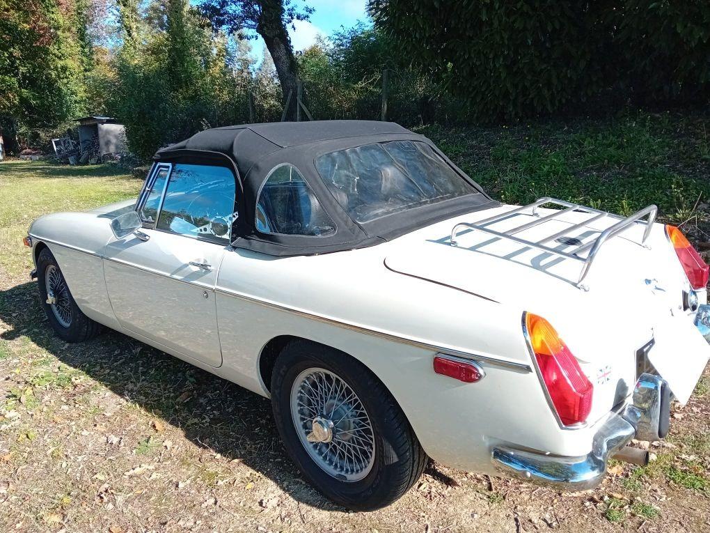 MG MGB - 1973 LesAnciennes.com
