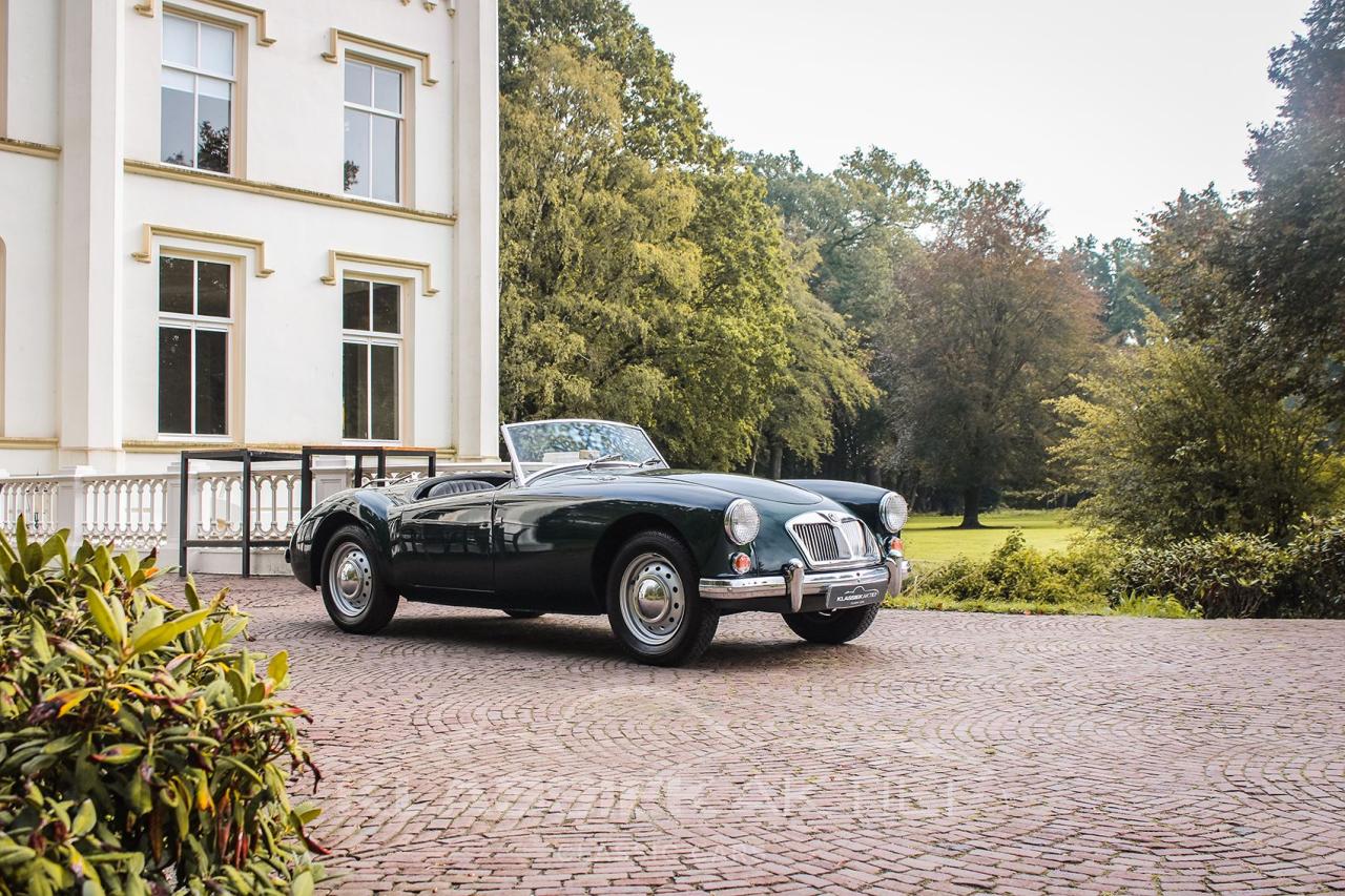 1962 MG MGA  1600 Roadster MKII LesAnciennes.com