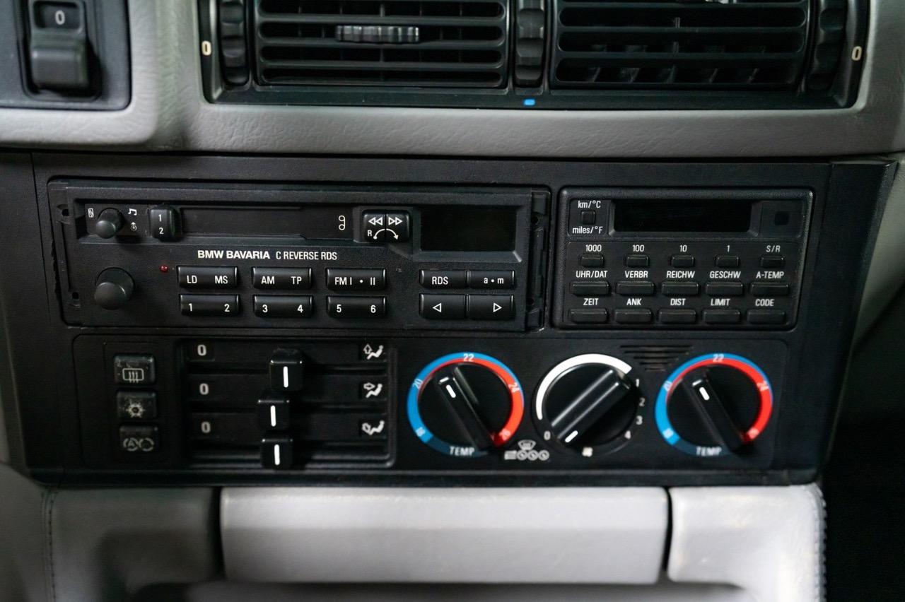 BMW M5 E34 Touring/Break - 1993 LesAnciennes.com