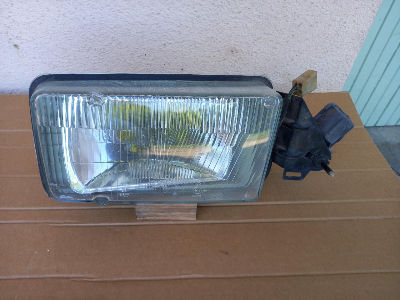 Phare droit ALFA ROMEO Alfetta 80/84 LesAnciennes.com