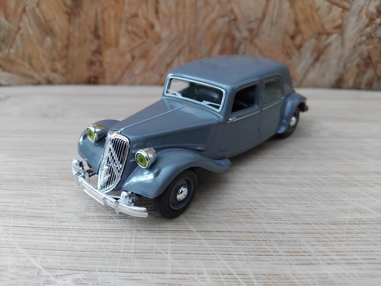 16 Miniatures voitures Norev-Solido 1/43 LesAnciennes.com