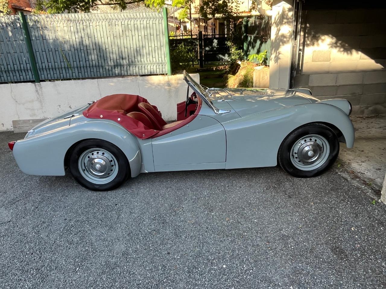 TRIUMPH TR3 - 1956 LesAnciennes.com