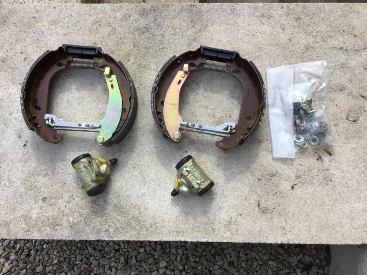 Garniture de freins RENAULT Clio LesAnciennes.com