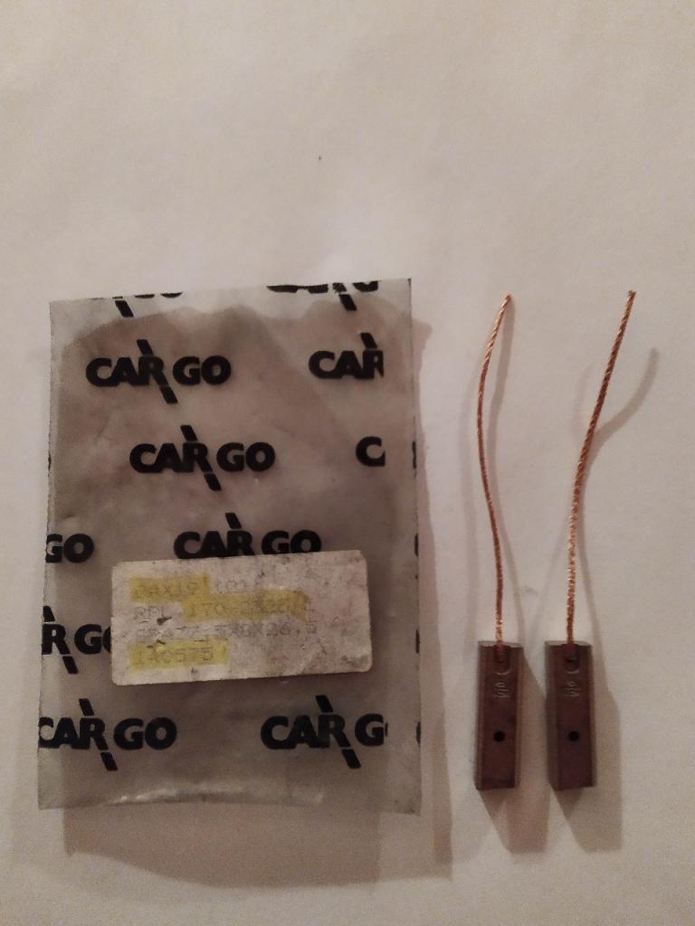 Jeu de balais alternateur NISSAN LesAnciennes.com