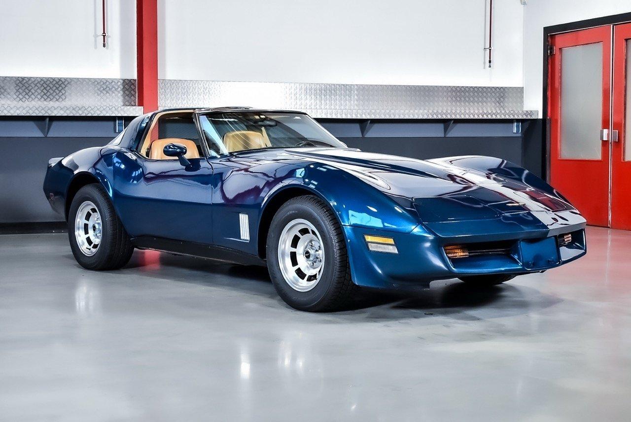 1981 Chevrolet Corvette C3 Targa 350CI V8 "Manual" LesAnciennes.com