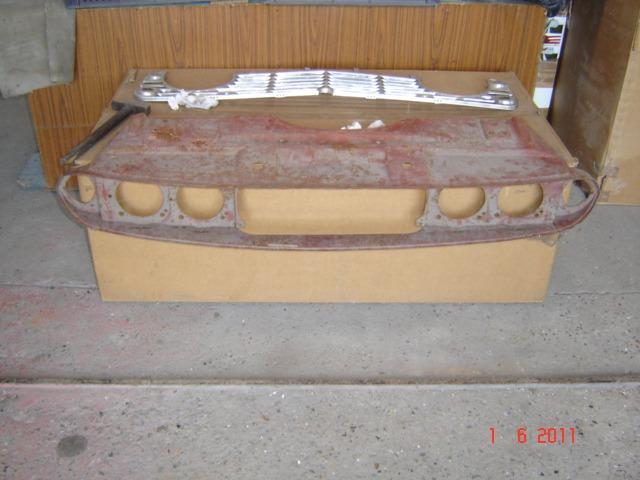 Face avant TRIUMPH Stag neuve d\'origine LesAnciennes.com