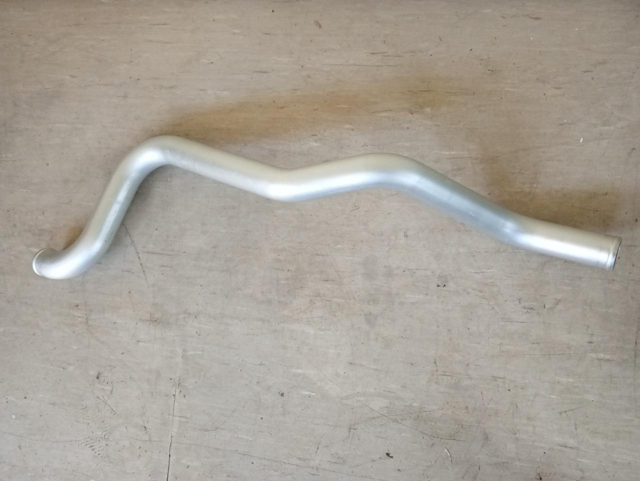 Tuyau d'eau de radiateur pour Ferrari F40 LesAnciennes.com