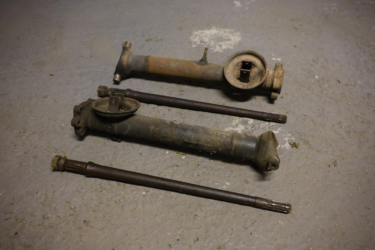 Arbres de roue RENAULT 4CV LesAnciennes.com