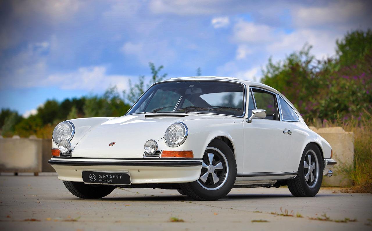 PORSCHE 911 2.4L Sunroof Coupé - 1972 LesAnciennes.com