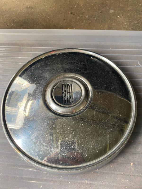 Enjoliveur FIAT 124-125 LesAnciennes.com