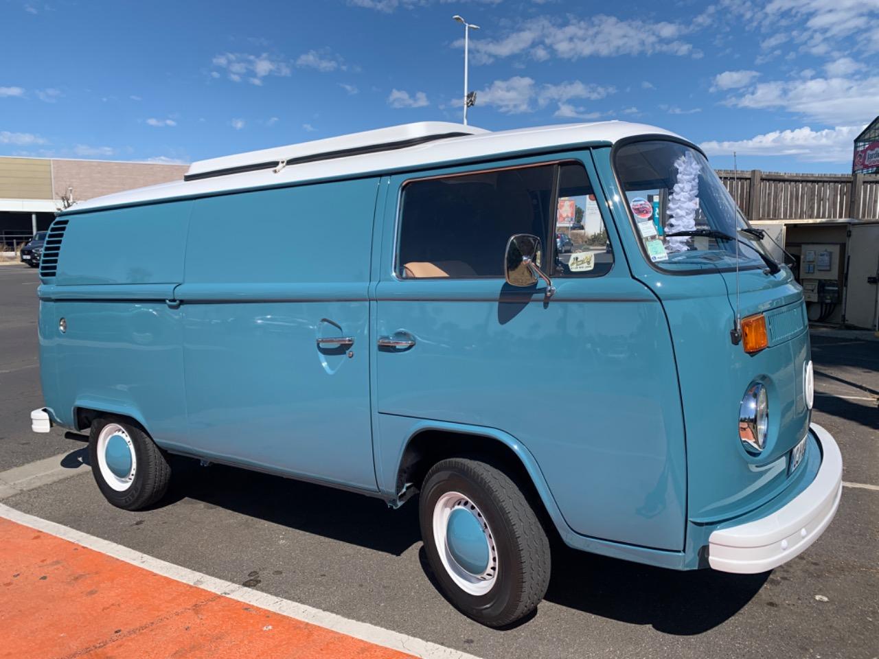 VOLKSWAGEN Combi T2B - 1975 LesAnciennes.com